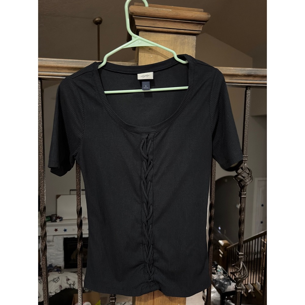 Daytrip Womens‎ Black Ribbed Short Sleeve Scoop Neck Braided Front Top Small